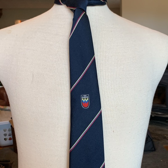 RARE DUBLIN 1988 THOUSAND YEAR ANNIVERSARY CELEBRATION COMMEMORATIVE NECKTIE - Picture 6 of 13